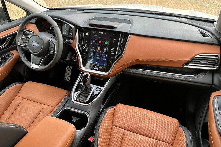 Subaru Outback uu dai manh tay toi hon 400 trieu tai Viet Nam-Hinh-2