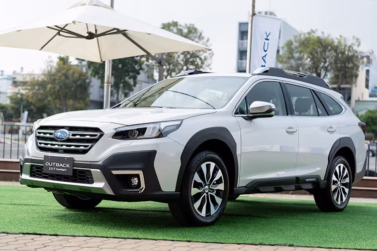 Subaru Outback uu dai manh tay toi hon 400 trieu tai Viet Nam