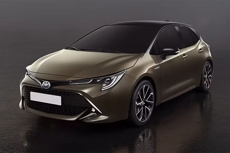 Cả ba động cơ của mẫu xe này đều dùng chung với Toyota Corolla Hatchback 2019 tại thị trường châu Âu. Hiện giá bán của Toyota Corolla Touring Sports 2019 vẫn chưa được công bố, thông tin cụ thể của xe sẽ xuất hiện tại gian hàng trưng bày Toyota tại triển lãm ôtô Paris Motor Show diễn ra vào tháng tới.
