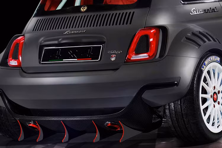 Cũng giống như phiên bản 350 GP từng xuất hiện trước đó, hãng độ Giannini cũng đã thay toàn bộ hệ động lực của Fiat 500 nguyên bản. Trái tim" của chiếc xe là khối động cơ 1,75l 4 xi-lanh tăng áp được lấy từ mẫu xe thể thao Alfa Romeo 4C, đem tới công suất lên tới 350 mã lực. 