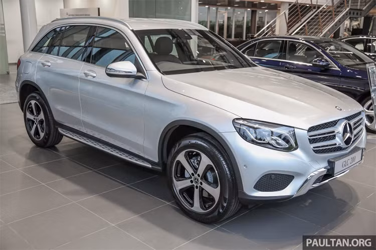 Phiên bản Mercedes GLC 200 2018 là một mẫu xe SUV thể thao đa dụng hội tụ những yếu tố: Mẫu mã đẹp, sang trọng, nhiều options tiện nghi cùng với giá rẻ. Đây sẽ là lựa chọn tối ưu cho người tiêu dùng Việt Nam để dễ dàng tiếp cận với thương hiệu xe sang Mercedes.