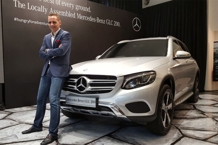 Sau thành công của hai phiên bản Mercedes GLC 250 &amp; GLC 300 4Matic Mercedes-Benz Việt Nam tiếp tục ra mắt phiên bản Mercedes-Benz GLC 200 mới với mức giá bán dự kiến khoảng 1,5 tỷ đồng, giúp người tiêu dùng Việt Nam dễ dàng tiếp cận được dòng xe SUV sang trọng đang bán chạy nhất trên thị trường của thương hiệu Mercedes.