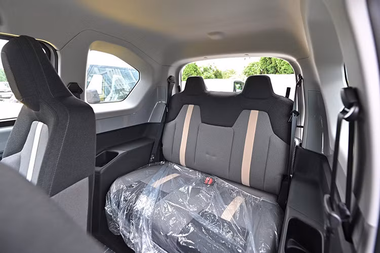 Mặc dù hiện tại, chưa rõ PewPew lựa chọn mua xe theo hình thức thuê pin hay mua kèm pin nhưng chiếc VinFast VF3 vẫn là một sự đầu tư hợp lý đối với những ai muốn sở hữu một chiếc xe nhỏ gọn, tiện dụng và tiết kiệm chi phí.