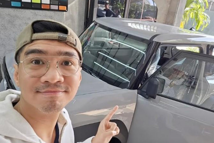 Trong khi Xemesis đang sở hữu một chiếc BMW i8, Độ Mixi lái chiếc Mercedes-Benz GLC 300 4Matic và Viruss với chiếc Lux SA2.0 - PewPew tậu xe VinFast VF3, một mẫu xe có giá trị thấp hơn nhưng không kém phần chất lượng so với các "ông lớn" có giá trị tiền tỷ khác.