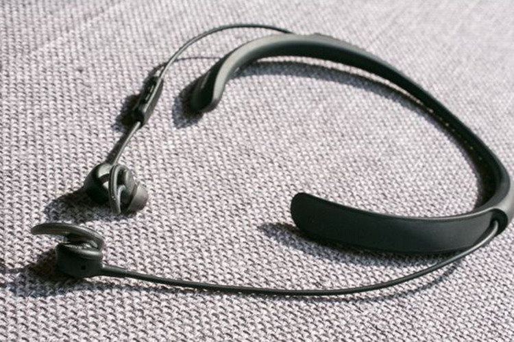 Bose QuietControl 30 là loại tai nghe chuyên dụng nếu bạn khử tuyệt đối tiếng ồn xung quanh mình. QuietControl 30 mang đến sự tiện lợi và thoải mái khi bạn sử dụng trong thời gian dài. Nếu bạn cần sử dụng để tập trung làm việc thì đây chắc chắn là lựa chọn chính xác. 