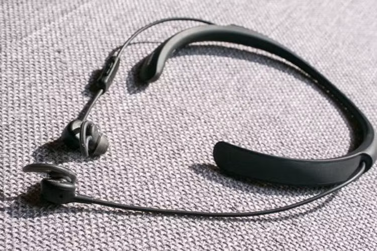 Bose QuietControl 30 là loại tai nghe chuyên dụng nếu bạn khử tuyệt đối tiếng ồn xung quanh mình. QuietControl 30 mang đến sự tiện lợi và thoải mái khi bạn sử dụng trong thời gian dài. Nếu bạn cần sử dụng để tập trung làm việc thì đây chắc chắn là lựa chọn chính xác. 