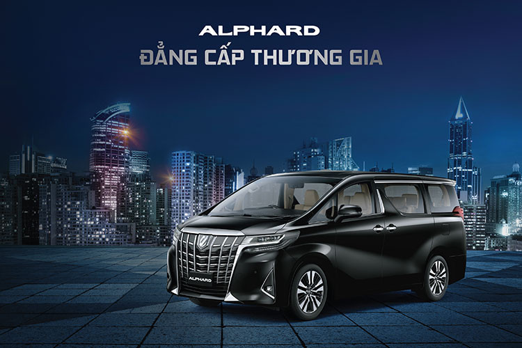 Xe vẫn là phiên bản nhập khẩu, mức giá xe Toyota Alphard 2021 chính hãng được công bố là 4,22 tỷ đồng, tăng 182 triệu đồng so với đời cũ. Riêng xe màu trắng ngọc trai có giá đắt hơn 8 triệu đồng. Mẫu xe duy nhất có thể xếp chung mâm với Alphard là Mercedes-Benz V 250 AMG có giá 3,23 tỷ đồng. 