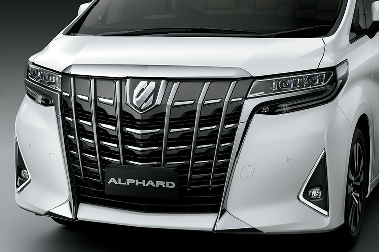 MPV hạng sang Toyota Alphard được giới thiệu lần đầu tiên tại Việt Nam vào năm 2017 với mục đích hướng tới phục vụ phân khúc khách hàng cấp cao như các CEO, chủ doanh nghiệp, lãnh đạo tập đoàn lớn hay khách hàng gia đình mong muốn sở hữu một chiếc MPV đẳng cấp, tiện nghi và sang trọng. Tính đến nay đã có hơn 180 xe Alphard được giao tới tay khách hàng.