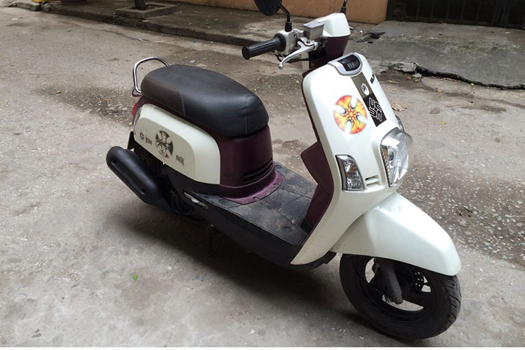Cuxi là mẫu xe ga nhỏ gọn dành riêng cho phái đẹp của lien doanh xe máy Nhật Bản tại Việt Nam. xe ga Yamaha Cuxi mang ý nghĩa kết hợp giữa Cute và Sexy, thể hiện sự dễ thương, nhỏ gọn và quyến rũ.