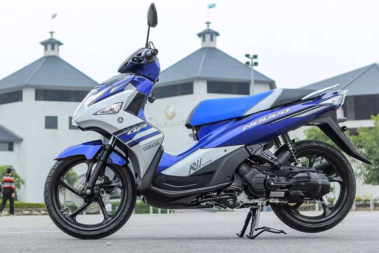 Xe ga Yamaha Nouvo từng là "đối thủ" cạnh tranh với Air Blade của Honda, Nouvo mang ý nghĩa là Ngôi sao mới. Là siêu phẩm thời mà xe ga còn khá hiếm tại Việt Nam. Nouvo đã trải qua rất nhiều phiên bản với nhiều lần thay đổi thiết kế, nhưng ở phân khúc này Nouvo vẫn phải “đầu hàng” trước Air Balde của Honda và chính thức bị khai tử.