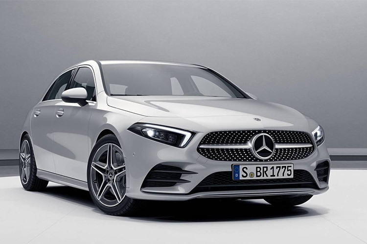 Đối với những khách hàng sẵn sàng trả nhiều tiền hơn cho A-Class, Mercedes-Benz có phiên bản AMG Line (chiếc xe màu bạc) hoặc phiên bản AMG hiệu năng cao trong thời gian tới, bên cạnh đó phiên bản base với trang bị Night Package (tùy chọn) sẽ dành cho những khách hàng có chi phí khiêm tốn hơn cho A-Class. Xe sẽ được ra mắt chính thức tại triển lãm Geneva Motor Show 2018.
