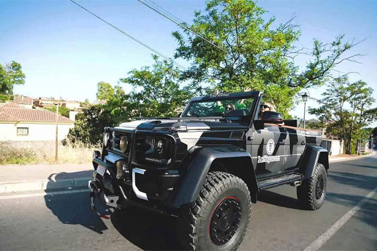 Thậm chí, chiếc Mercedes-Benz G500 4x4² còn không thể chui vào gara ở nhà riêng của Jon Olsson tại Tây Ban Nha. Việc cắt nóc và kính chắn gió để hạ thấp chiều cao sẽ giúp chiếc Mercedes-Benz G500 4x4² có thể vào những chỗ đỗ xe kể trên, thậm chí gọn và nhẹ hơn nhiều.