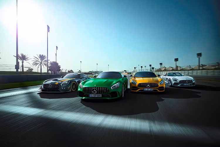 Tại Mercedes-Benz Fascination 2017, MBV sẽ trình làng hai sản phẩm hiệu năng cao Mercedes-AMG 43, bao gồm một mẫu Coupé và một mẫu SUV. Mercedes-AMG 43 là dòng sản phẩm hiệu năng cao được định vị giữa Mercedes-AMG 45 và Mercedes-AMG 63.