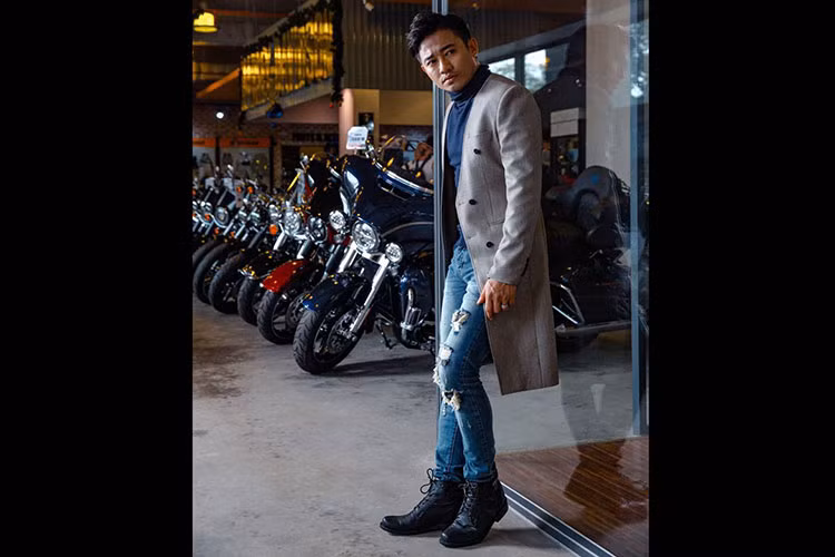 Tại đây, những người yêu môtô Harley-Davidson không chỉ đến để sở hữu cho mình những chiếc xe, mà còn có thể mua được những vật phẩm thú vị liên quan tới thương hiệu này, từ mũ, các loại áo và quần khác nhau...