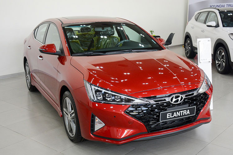 Hyundai Elantra giam 40 trieu tai Viet Nam, 