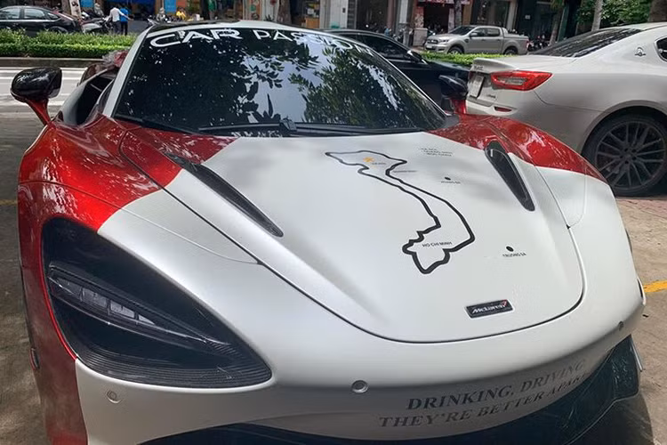 Được biết nam thanh niên này dù chỉ mới 23 tuổi nhưng đã từng sở hữu một công ty nhập khẩu siêu xe có tiếng tại Hà Nội. Bản thân của chàng trai trẻ này cũng đã chạy qua không ít siêu xe đắt đỏ như Lamborghini Aventador Roadster, Ferrari 488 GTB, Ferrari 458 Italia, Ferrari 488 Spider, Lamborghini Aventador SV mui trần...