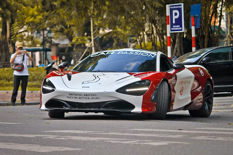 Như vậy, những siêu phẩm tham gia sự kiện về siêu xe lớn nhất Việt Nam Car &amp; Passion 2019 đã dần lộ diện với: Ferrari 488 GTB, Lamborghini Huracan LP610-4, McLaren 650S Spider, McLaren 720S.... So với năm ngoái, dự kiến quy mô và lượng xe tham dự Car &amp; Passion sẽ lớn hơn khi có sự góp mặt của những “gương mặt mới” như: Aston Martin V8 Vantage, Aston Martin DB11 V8…