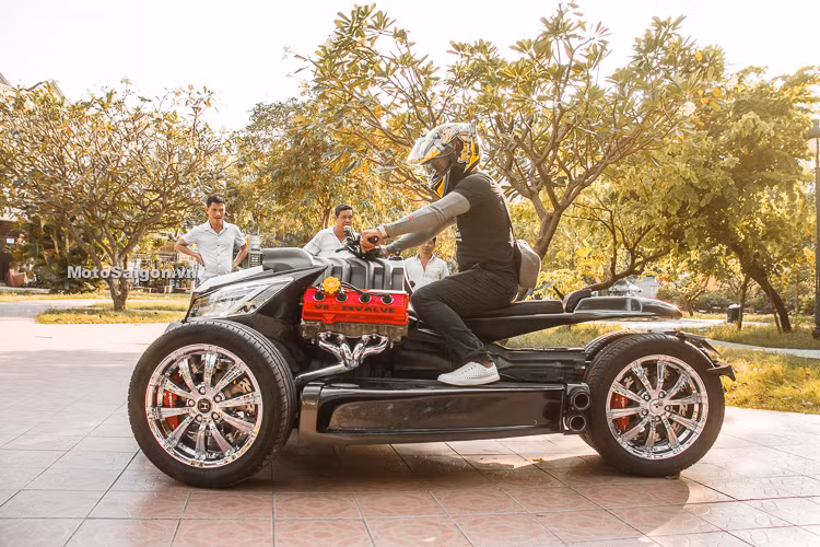 Được biết, mẫu xe này sử dụng khối động cơ của chiếc siêu môtô Honda CBR1000RR đời 2012. Ngoài cỗ máy và một số chi tiết được tái sử dụng, còn lại toàn bộ chiếc xe gần như đã được làm mới hoàn toàn.