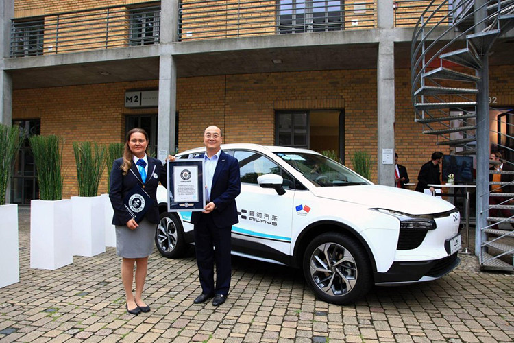 Công ty Trung Quốc hứa hẹn rằng mẫu SUV chạy điện của họ sẽ có cự li di chuyển 460 km theo chu trình NEDC cũng như chất lượng lắp ráp, tính kết nối và độ an toàn cao cấp nhờ có khung gầm More Adaptable Structure (MAS) chất liệu nhôm-thép. Aiways U5 có trang bị một mô tơ điện 188 mã lực và mô-men xoắn cực đại 315 Nm, kết hợp hệ dẫn động bánh trước. Xe sẽ chính thức được bán ở châu Âu vào tháng 4/2020.