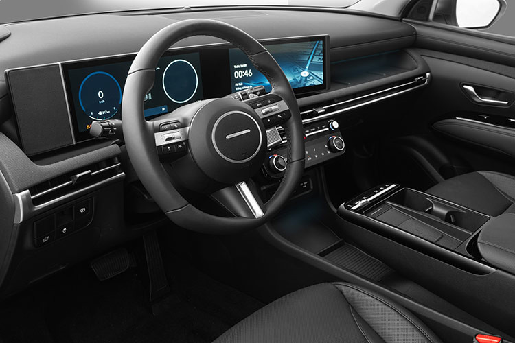 Vẫn dựa trên nguyên tắc cơ bản thân thiện với người sử dụng như Hyundai đã từng làm trước đây, Hyundai Tucson mới sở hữu không gian nội thất tối đa hóa sự thoải mái và thư giãn cho người dùng nhằm tránh sự căng thẳng mệt mỏi khi di chuyển trên đường.