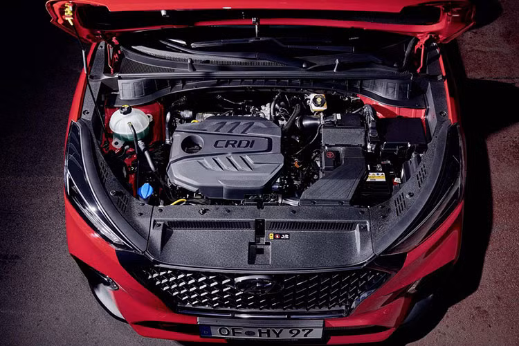 Với những ai không thích hay không cần công nghệ hybrid thì có thể chọn Hyundai Tucson N Line 2019 sử dụng động cơ xăng 4 xi-lanh, tăng áp, dung tích 1,6 lít, tạo ra công suất tối đa 174 mã lực.