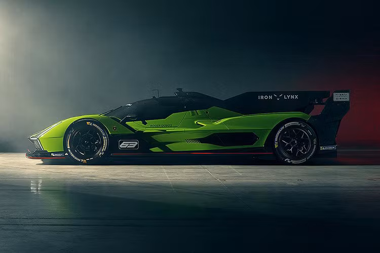Mới đây, trên trang cá nhân của mình, Minh Nhựa show hàng Lamborghini SC63 - mẫu xe đua Le Mans Daytona h (LMDh) do Lamborghini thiết kế và Ligier chế tạo để cạnh tranh ở các hạng Hypercar và GTP (Grand Touring Prototype) trong Giải vô địch sức bền thế giới FIA và Giải vô địch xe thể thao IMSA .