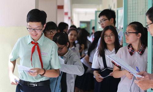 Thí sinh dự kỳ thi vào lớp 10 tại TP.HCM năm 2017. Ảnh: Hoàng Triều / Người Lao Động.