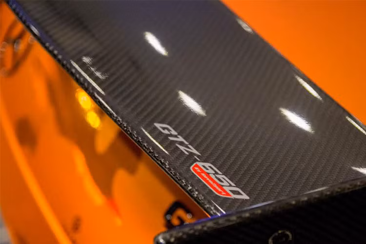 Ngoài gói độ khủng này, hãng độ RevoZport cũng có thể bán riêng cho người chơi một bộ body kit giúp thay đổi diện mạo ngoại thất của Mercedes-AMG GT S hầm hố hơn mà không muốn can thiệp vào động cơ.