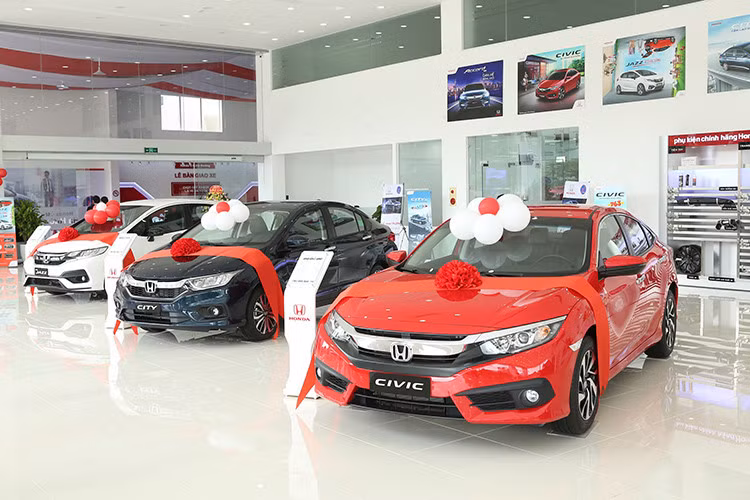 Hiện tại, trong danh sách các dòng xe ôtô của Honda Việt Nam thì hai mẫu Accord và Civic đang trong tình trạng không còn hàng hoặc ít xe. Nguyên nhân là các mẫu xe này đang chờ thế hệ 2019 của mình về Việt Nam như Civic (tháng 5/2019), Accord (tháng 7 hoặc 8/2019).