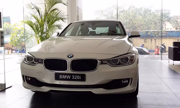 BMW 3 Series 2015 duoc rao ban 
