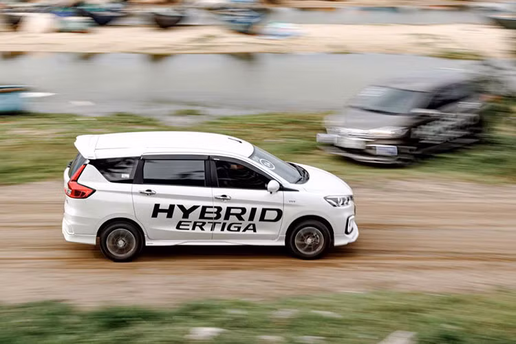 Suzuki Hybrid Ertiga - 3 ly do khien dan do thi thu la thich-Hinh-7