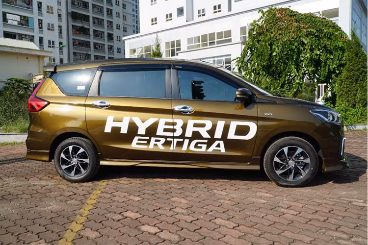 Suzuki Hybrid Ertiga - 3 ly do khien dan do thi thu la thich-Hinh-3