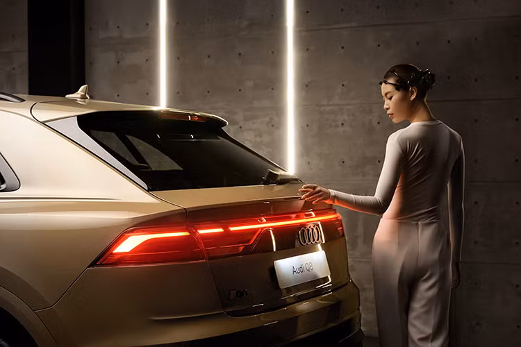 Được giới thiệu tới thị trường toàn cầu vào năm 2018, muộn hơn so với Q7 (2005), mẫu xe SUV hạng sang Audi Q8 55 TFSI quattro mới vẫn tiếp tục đón nhận sự yêu mến của giới mộ điệu và chinh phục nhiều thị trường trọng điểm, trong đó có Việt Nam.