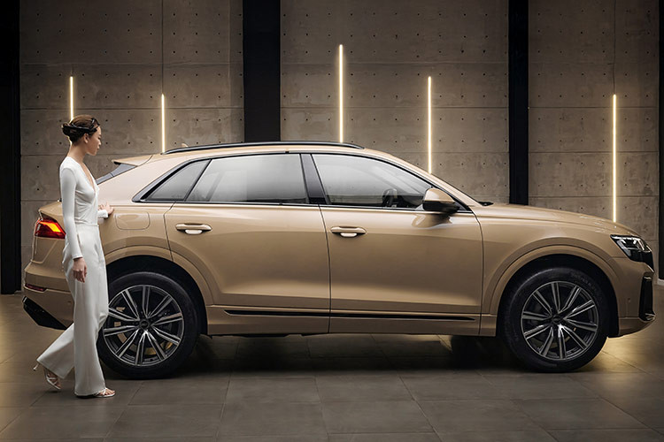 Khi khách hàng bắt đầu tiếp cận chiếc xe, ngồi vào ghế lái, cầm vô lăng, cảm nhận nội thất hay nghe tiếng động cơ..., thiết bị EEG sẽ thu thập và phân tích các chỉ số như sự hào hứng, mức độ yêu thích và sự tập trung. Đây là những yếu tố mà thông thường người dùng khó tự đánh giá trong quá trình trải nghiệm các dòng xe cao cấp.