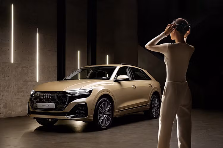 Audi Việt Nam đã tiên phong đưa công nghê đo sóng não EEG (công nghệ Điện não đồ) – một bước đột phá giúp khách hàng không chỉ trải nghiệm mà còn có cơ hội thấy rõ cảm xúc thực sự của mình khi tương tác với mẫu Audi Q8 2024 mới.