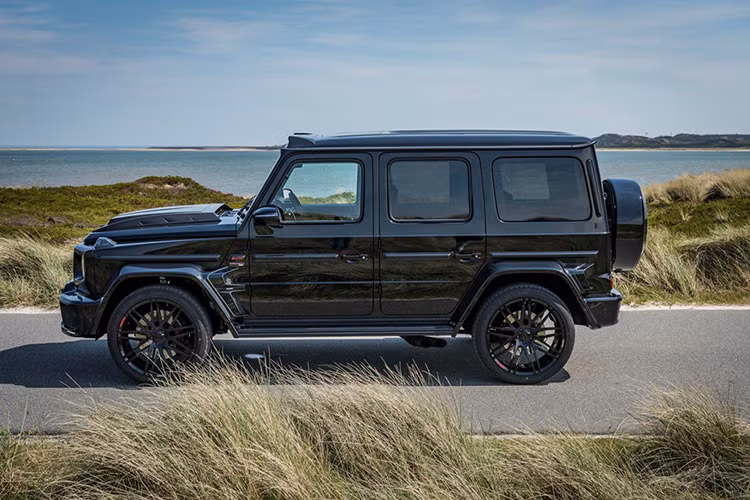 Hai bản độ cho mẫu SUV hạng sang Mercedes-AMG G63 là Brabus Black Ops 800 và Brabus Shadow 800 đã được nhà độ xe đến từ Đức ra mắt tại hội chợ thương mại Top Marques cách đây không lâu.