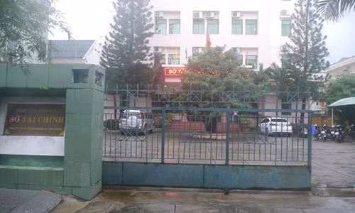 Pho phong So Tai chinh Binh Dinh chet treo co tai co quan