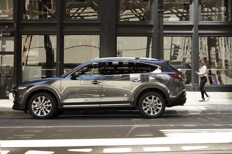 Ngoài ra, phiên bản máy dầu 2.2L Skyactiv-D (188hp +450Nm) cũng đang rất được mong đợi sẽ có mặt trên CX-8 tại Việt Nam, vì đây là phiên bản động cơ duy nhất của CX-8 có hệ dẫn động bốn bánh AWD vốn đang được bán ra tại một số thị trường như Úc hay sắp tới là Malaysia.