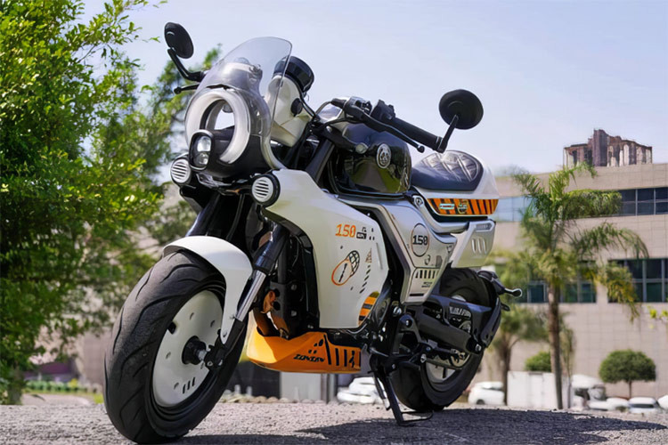 Zongshen mới đây vừa chính thức ra mắt dòn g xe côn tay mini Little Bear với hai mẫu mang phong cách khác nhau: Little Bear Dundun và Bubble 2024. Dundun mang phong cách cổ điển, còn Bubble là xe Café Racer. 