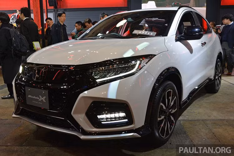 Honda Nhật Bản đã chính thức giới thiệu phiên bản Modulo X cho chiếc crossover cỡ nhỏ Vezel, hay còn được biết tới với tên gọi xe crossover Honda HR-V. Xuất hiện trên thị trường với 2 lựa chọn là Touring và Hybrid, với 2 hệ dẫn động là cầu trước hoặc bốn bánh toàn thời gian.