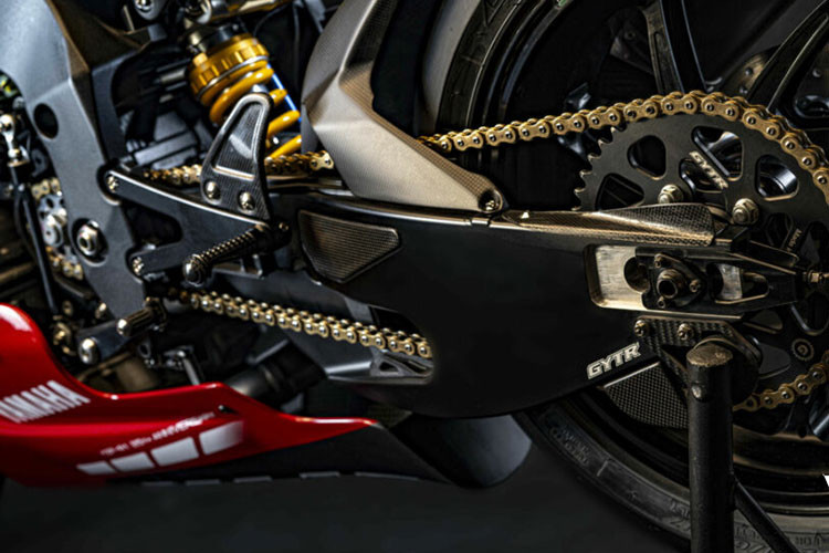 Yamaha chưa công bố thông số kỹ thuật về động cơ của chiếc siêu môtô YZF-R1 GYTR phiên bản giới hạn này. Được biết, Yamaha YZF-R1 bản tiêu chuẩn sử dụng khối động cơ 4 xy-lanh 988 phân khối.