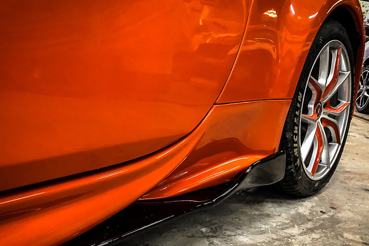 Mẫu xe này được trang bị đầy đủ các thiết bị an toàn như phanh đĩa chống bó cứng (ABS) có hệ thống phân phối lực phanh điện tử (EBD) và hỗ trợ phanh gấp (BA), hệ thống kiểm soát độ bám đường, túi khí trước và bên.