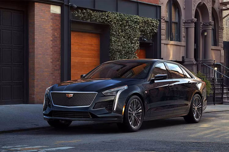 Mẫu xe sedan Cadillac CT6 là chiếc sedan lớn nhất và sang trọng nhất của thương hiệu xe sang đình đám Mỹ, Cadillac. Cadillac CT6 phiên bản V-Sport được tạo ra nhằm đối đầu với những tên tuổi đến từ Đức như: BMW 7 Series, Mercedes-Benz S-Class và Audi A8.
