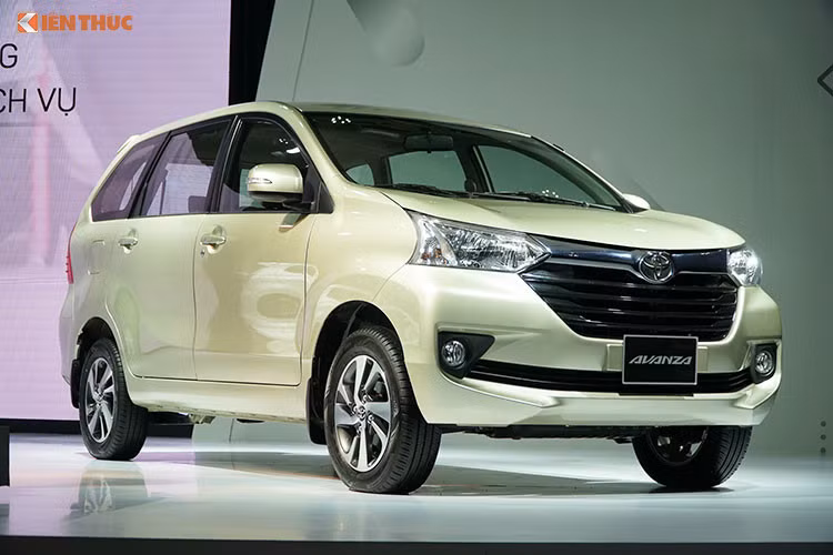 Là một trong bộ ba quyền lực xuất hiện cùng lúc của Toyota nhưng Avanza kịa có doanh số kém. Mặc dù đắt khách ở Indonesia nhưng tại Việt Nam Avanza không được chú ý nhiều. Nguyên nhân có thể là do diện mạo quá đơn giản và có phần xấu, cộng thêm trang bị nghèo nàn nên bị người tiêu dùng hắt hủi và chỉ bán được 17 xe trong tháng 2/2019.