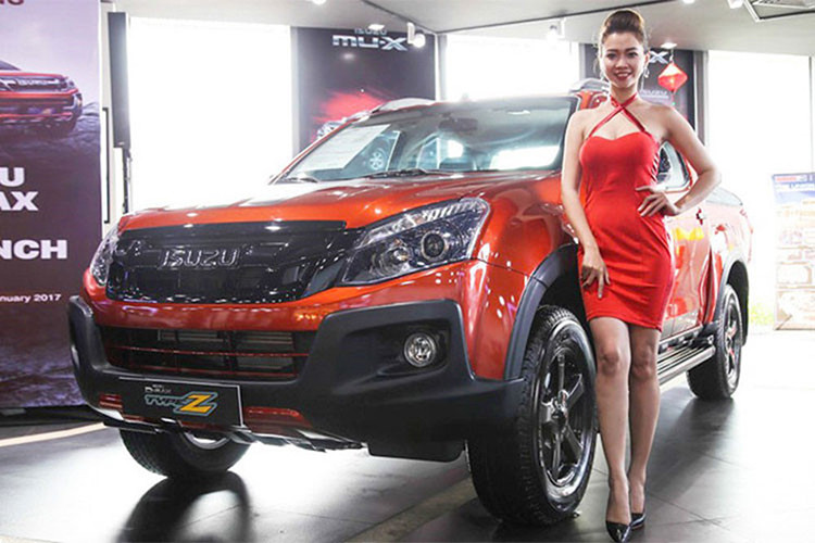 Mặc dù đã điều chỉnh một số chi tiết thiết kế, bổ sung thêm phiên bản động cơ diesel thế hệ mới 1.9 lít Ddi Blue Power bên cạnh máy dầu diesel 3.0 lít Ddi Blue Power nhưng mẫu bán tải Isuzu D-max vẫn lọt top 10 ôtô ế nhất Việt Nam do chi có 8 xe được bán ra toàn thị trường