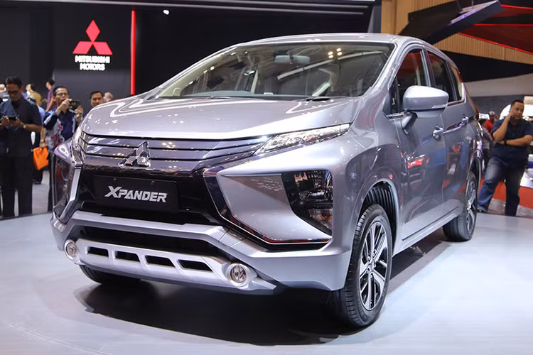 "Hiện tượng" Mitsubishi Xpander đã gây bất ngờ lớn khi lọt danh sách 10 ôtô bán chạy trong tháng 1/2019 với 1.295 xe. Tuy nhiên, khi bước sang tháng 2, doanh số của mẫu xe này đã tụt giảm thảm hại khi chỉ có 5 xe được bán ra tại Việt Nam. Nguyên nhân này được phía hãng xe cho là nguồn cung bị thiếu hụt.