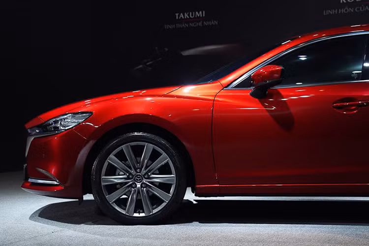 Như vậy, mức tăng giá Mazda6 2020 này được xem là tương đối hợp lý khi xét với những thay đổi cùng công nghệ bổ sung ở lần nâng cấp giữa vòng đời (facelift) này của Mazda6 2020.