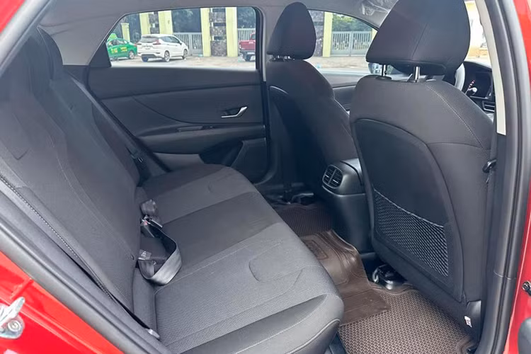 Hyundai Elantra VIN 2023 tai Viet Nam bat ngo giam 125 trieu dong-Hinh-4