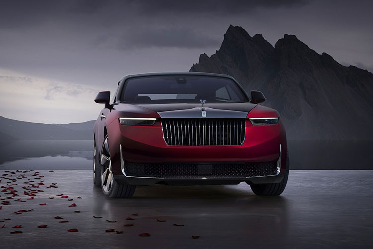 Hiện hãng xe sang Anh quốc chưa hé lộ danh tính chủ xe và giá xe Rolls-Royce Droptail 2024. Tuy nhiên, theo một số nguồn tin, mẫu xe siêu sang này có giá lên đến 25 triệu USD (tương đương khoảng 585 tỷ đồng).