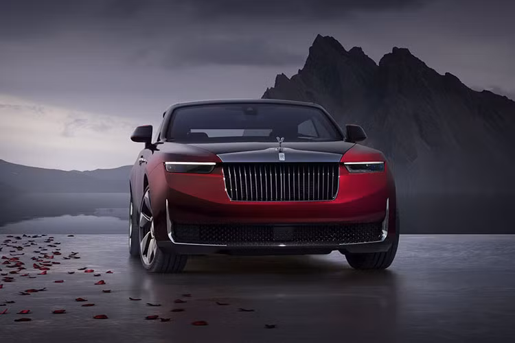 Hiện hãng xe sang Anh quốc chưa hé lộ danh tính chủ xe và giá xe Rolls-Royce Droptail 2024. Tuy nhiên, theo một số nguồn tin, mẫu xe siêu sang này có giá lên đến 25 triệu USD (tương đương khoảng 585 tỷ đồng).